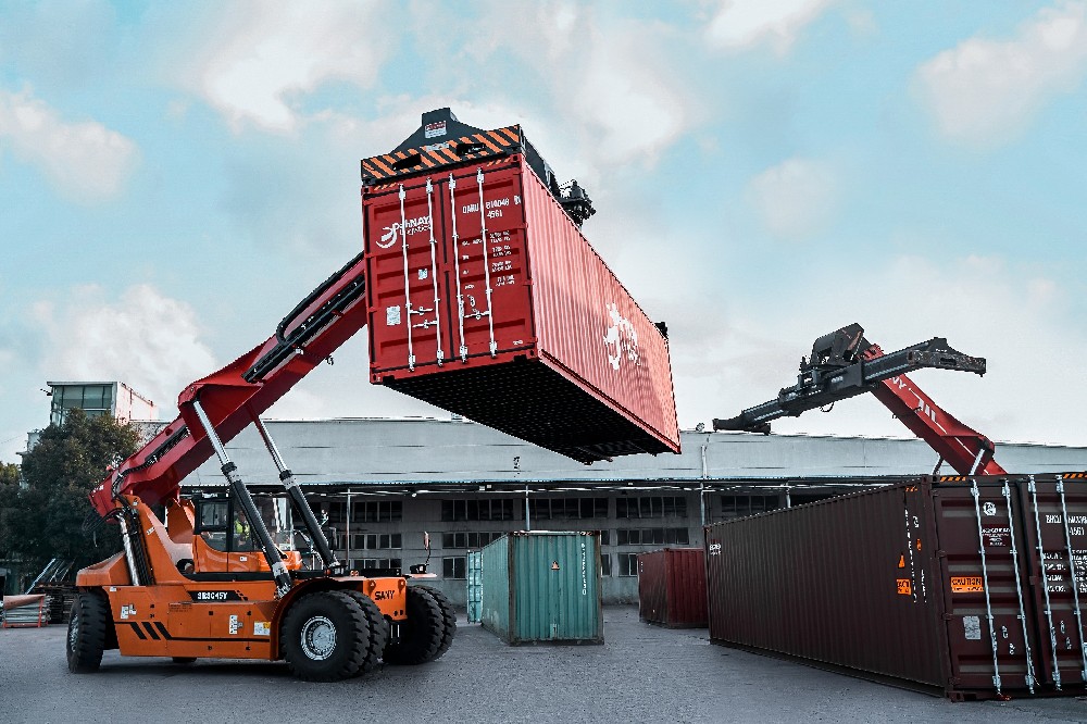 自有國(guó)際物流倉(cāng)